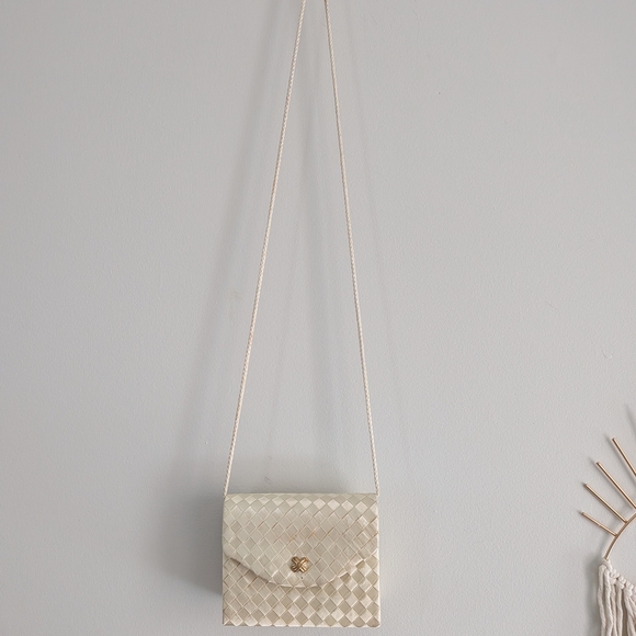 Benchmade Leather works Inc Chic Woven Crossbody Bag in Cream - Picture 2 of 5